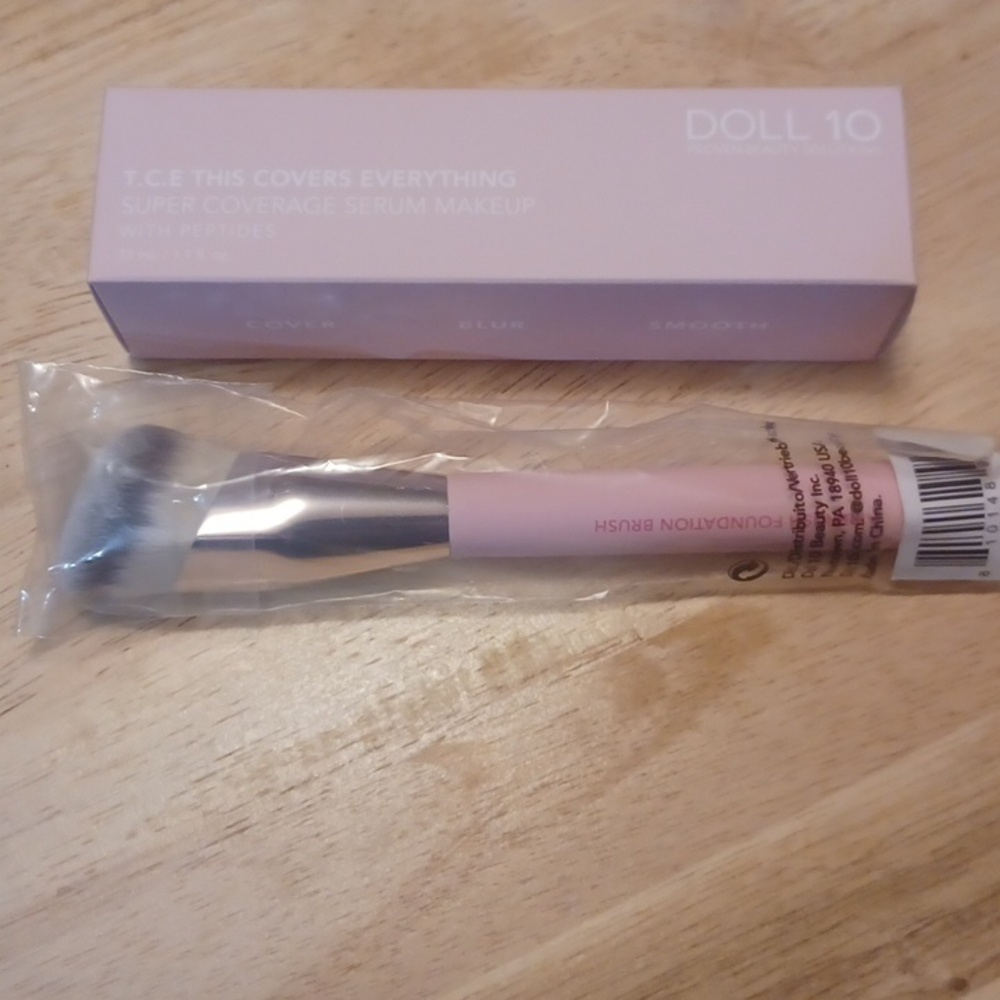 DOLL 10 T.C.E. Make Up In DEEP W/DOLL 10 Liq FOUNDATION BRUSH(DISCOUNT SHIPPING) - Picture 8 of 9